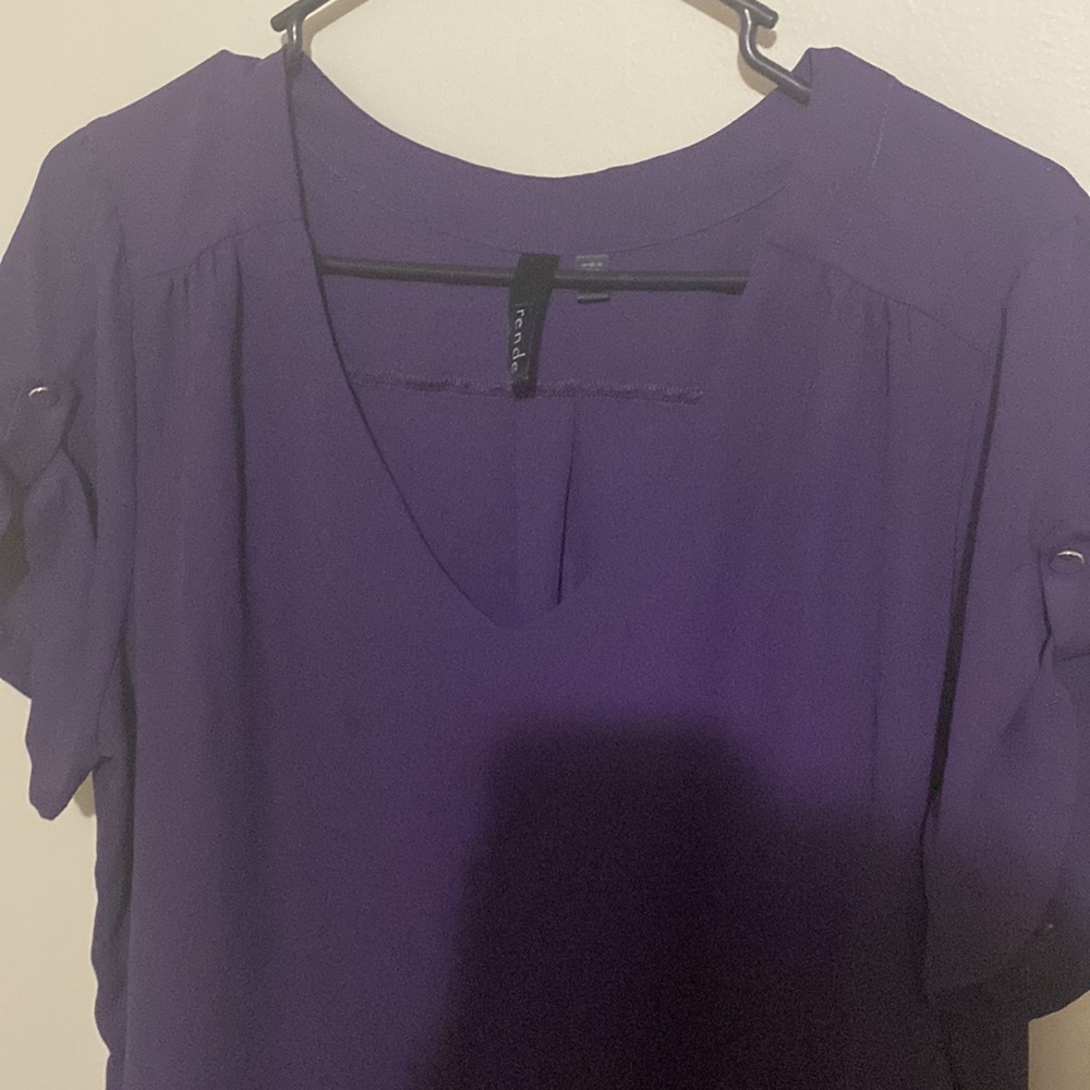 Woman’s purple blouse size large. Short sleeve - Picture 2 of 5